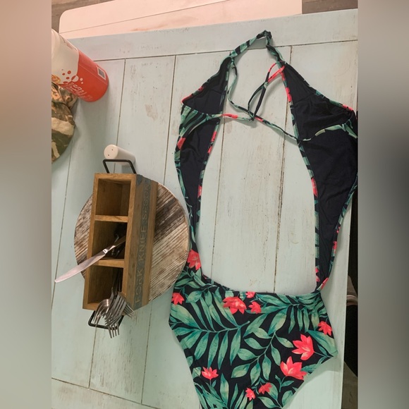 One Piece Aerie Swimsuit Size XL - Picture 8 of 8